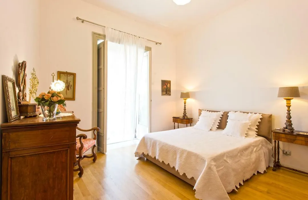 Charming Apartment In The City Center By Wonderful Italy-1